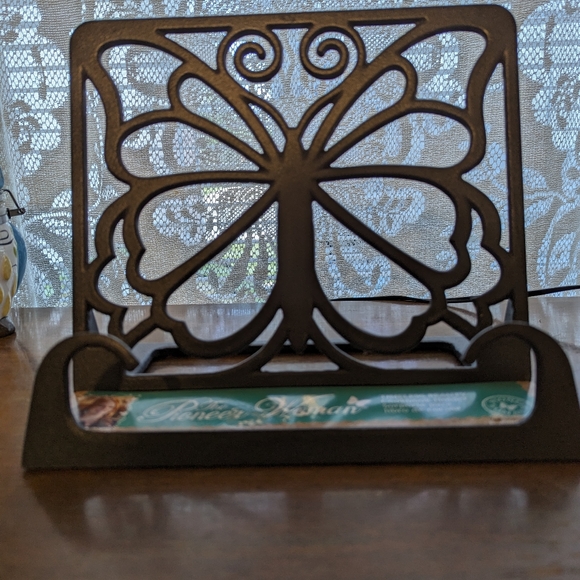 Pioneer Woman Cookbook Holder - Picture 2 of 2